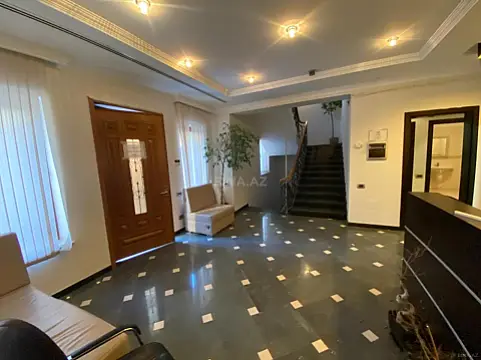 Satılır obyekt 550 m² — Bakı 550.00 m²