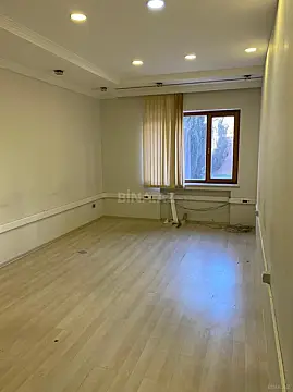 Satılır obyekt 550 m²