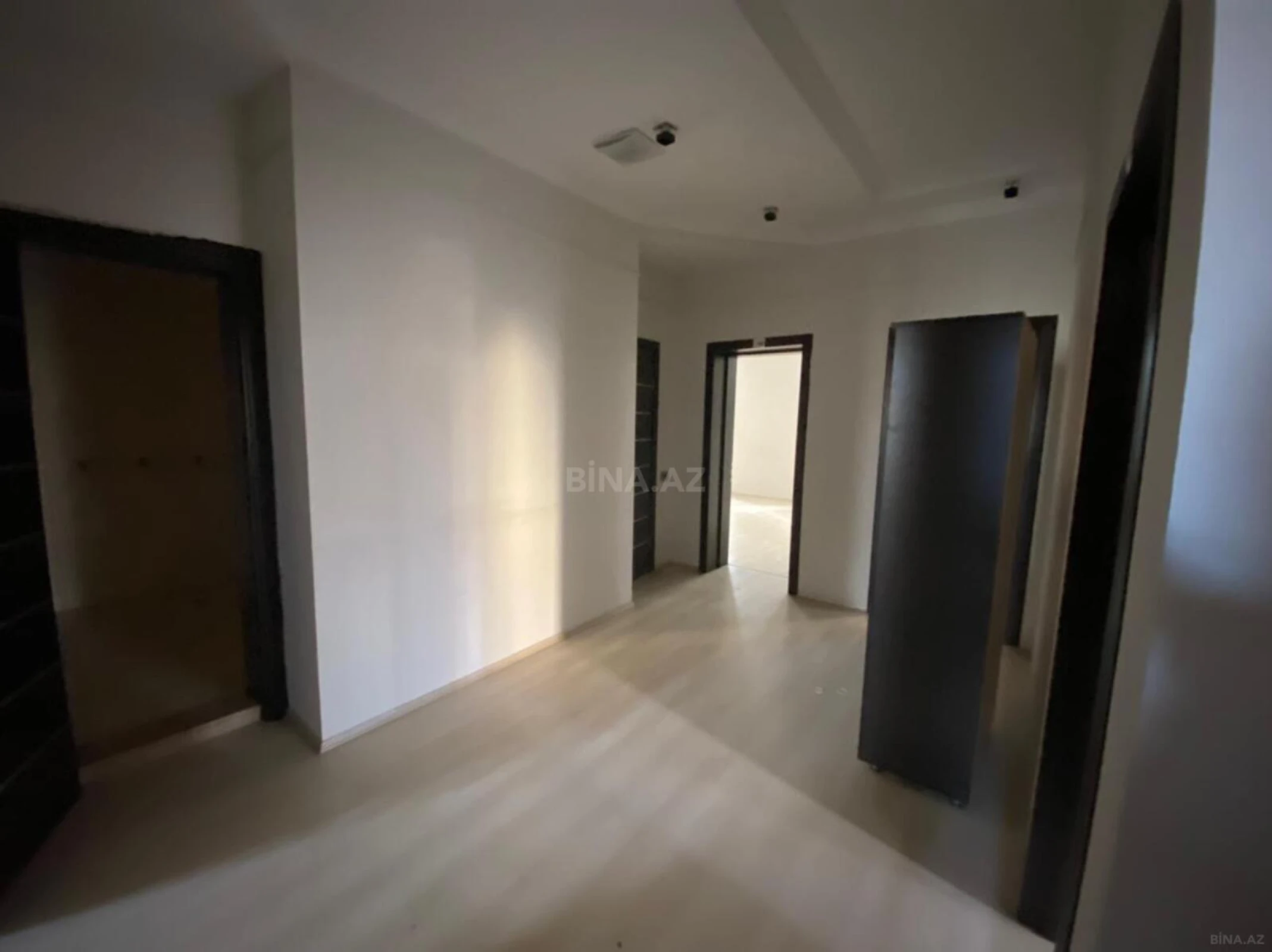 Satılır obyekt 550 m²