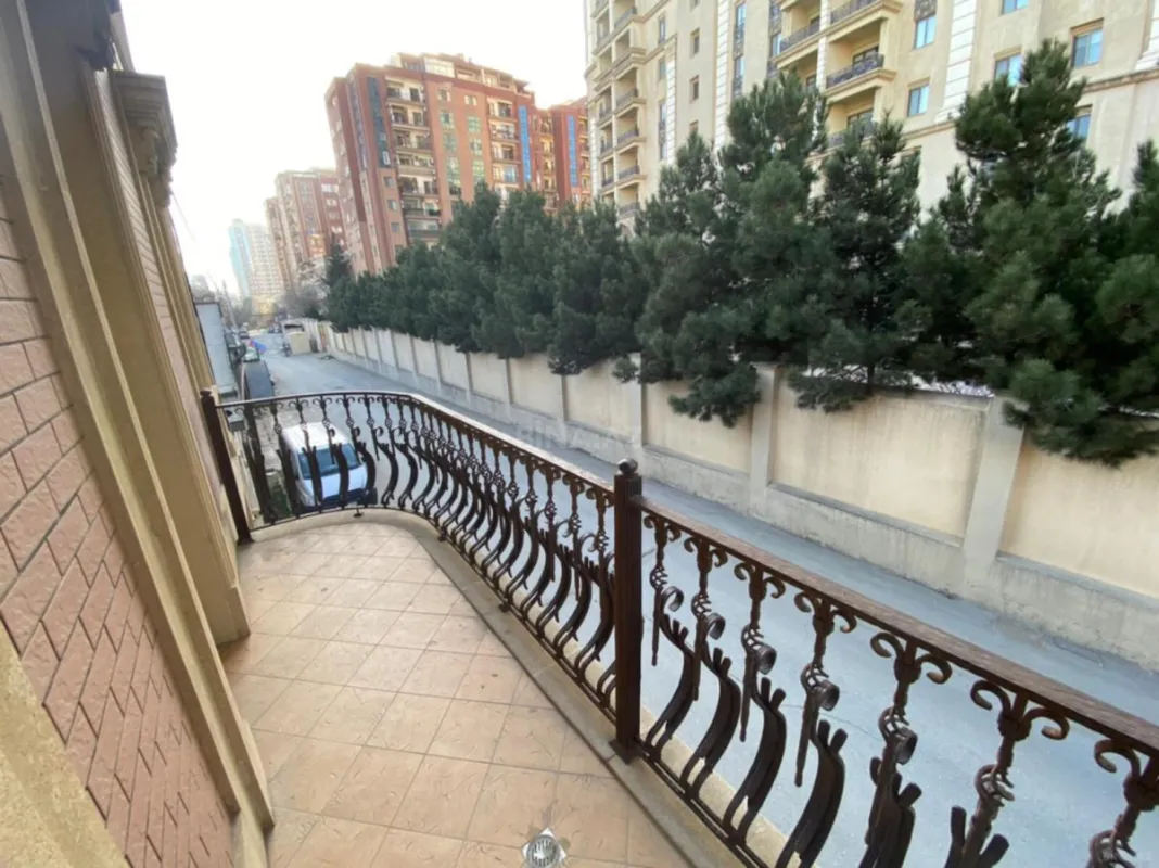 Satılır obyekt 550 m²