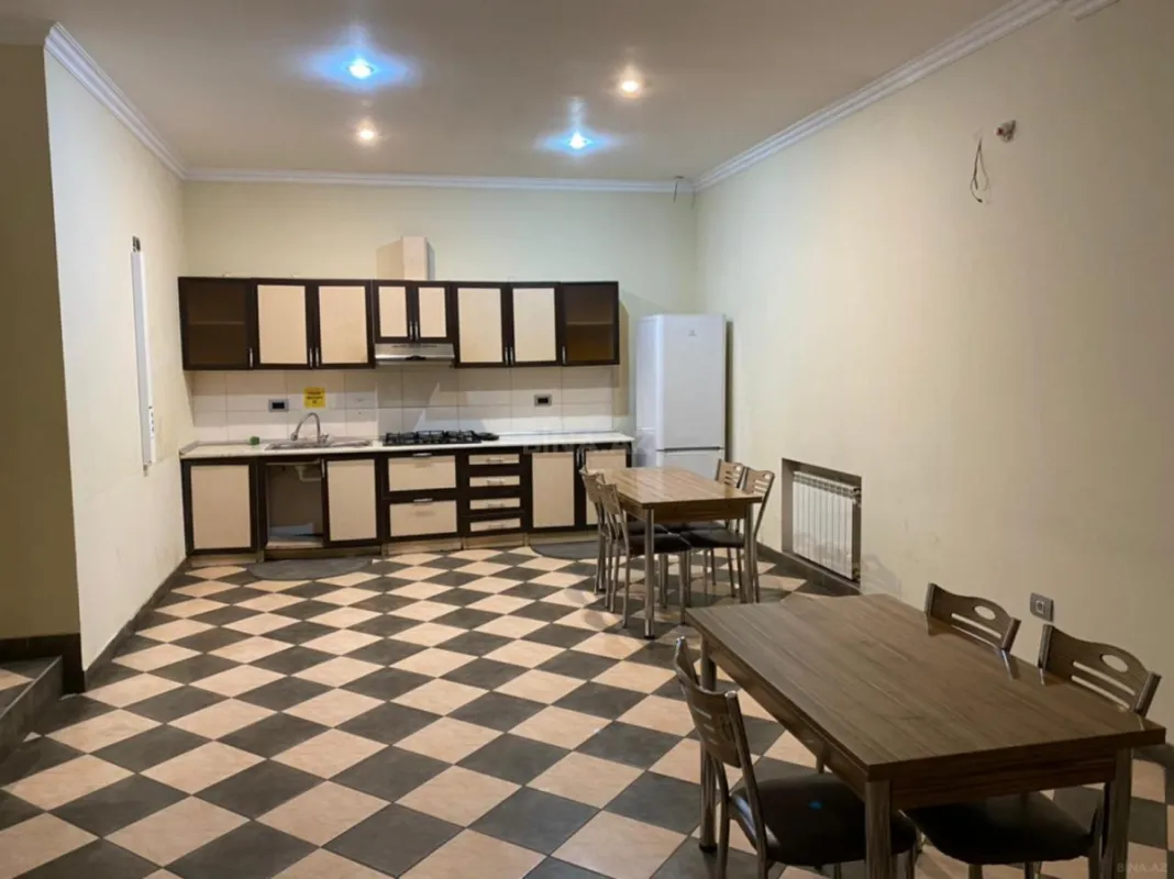 Satılır obyekt 550 m²