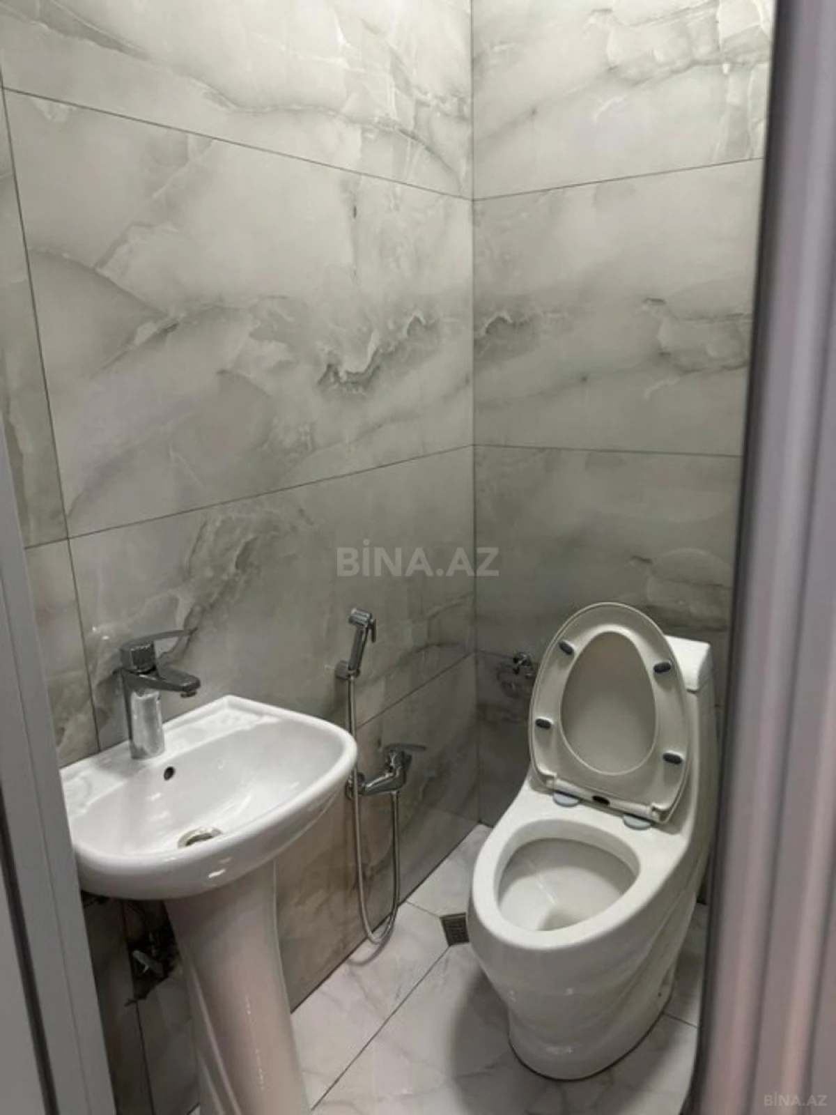 Kirayə verilir 2 otaqlı mənzil 65 m²