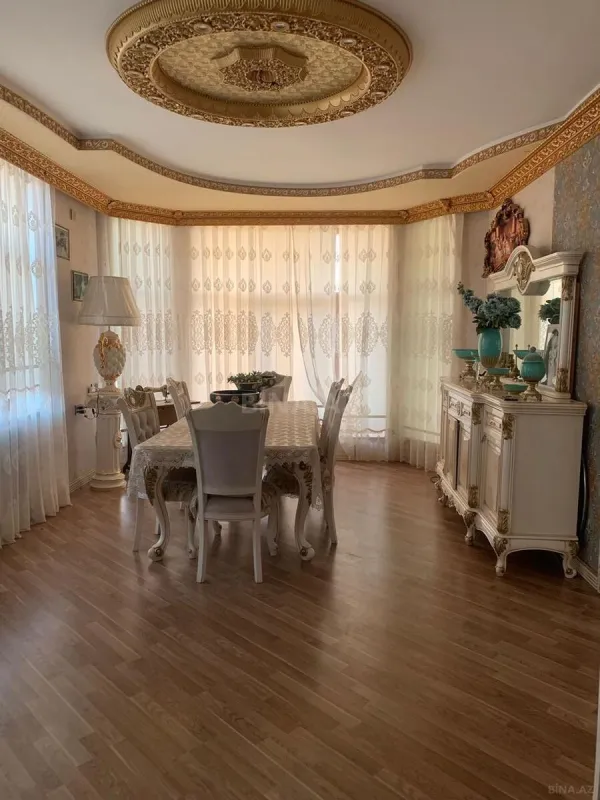 Satılır 6 otaqlı həyət evi 350 m²