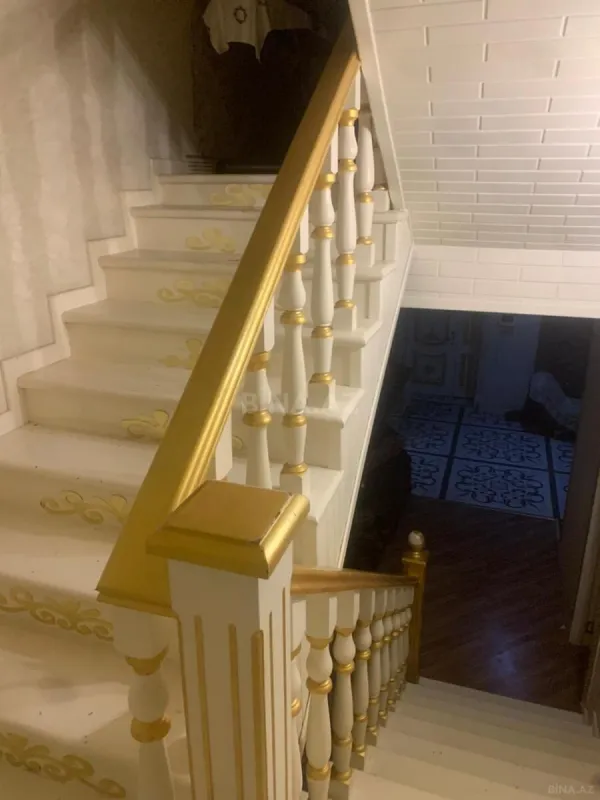 Satılır 6 otaqlı həyət evi 350 m²