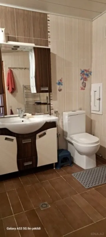 Kirayə verilir 2 otaqlı mənzil 75 m²