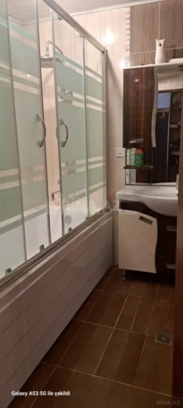 Kirayə verilir 2 otaqlı mənzil 75 m²