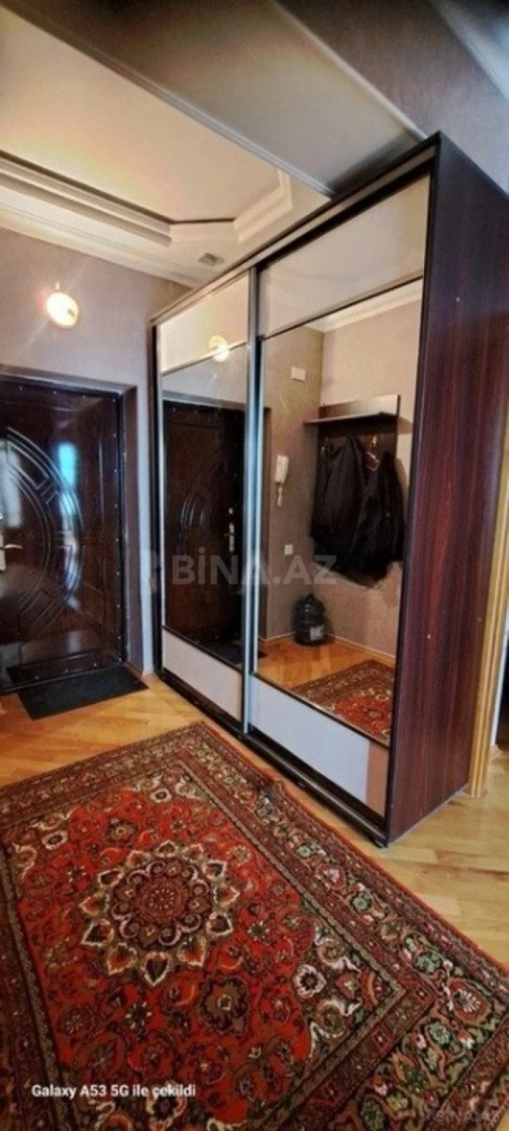 Kirayə verilir 2 otaqlı mənzil 75 m²