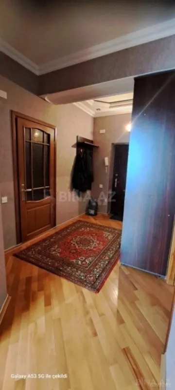 Kirayə verilir 2 otaqlı mənzil 75 m²