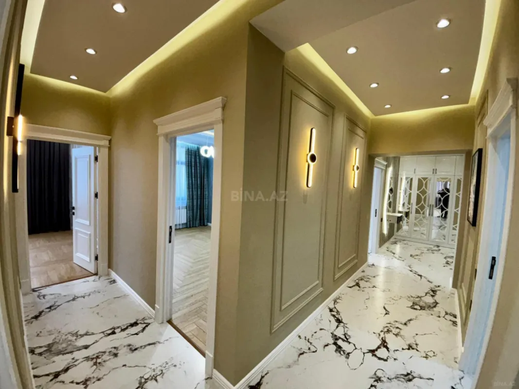 Satılır 3 otaqlı mənzil 151.7 m²