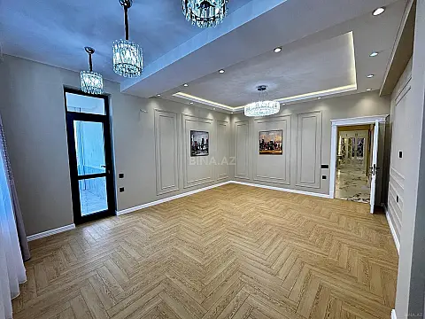Satılır 3 otaqlı mənzil 151.7 m²