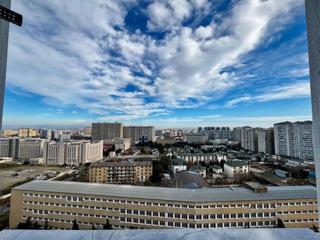 Satılır 3 otaqlı mənzil 151.7 m²