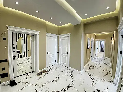 Satılır 3 otaqlı mənzil 151.7 m²