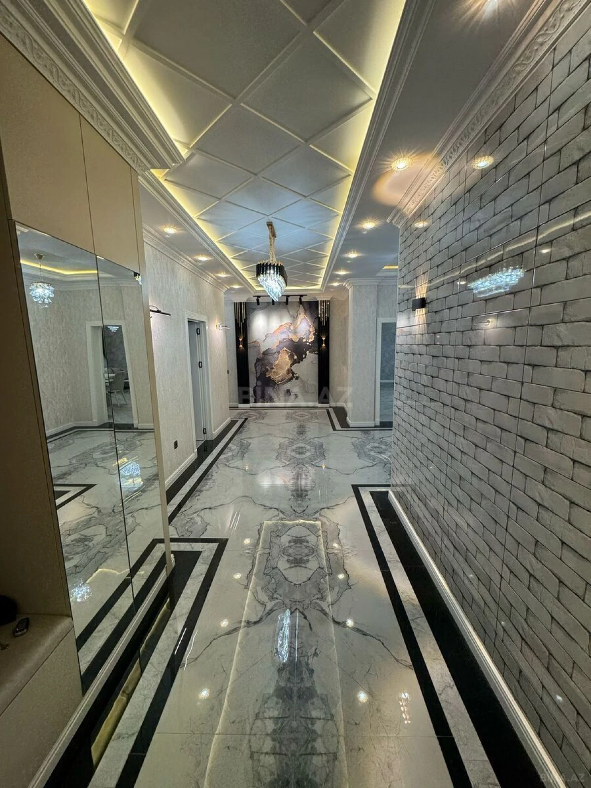 Kirayə verilir 4 otaqlı mənzil 180 m²