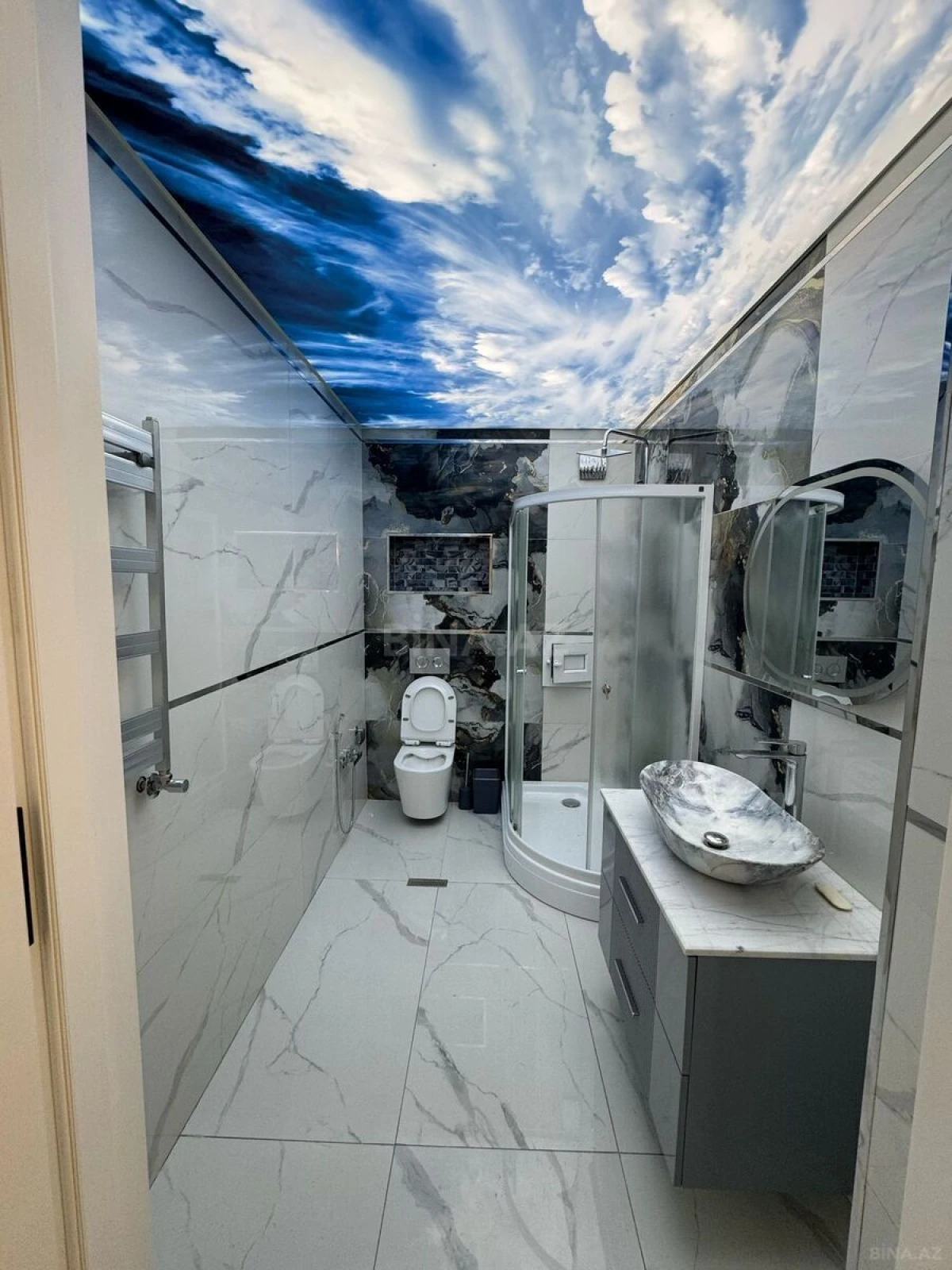 Kirayə verilir 4 otaqlı mənzil 180 m²