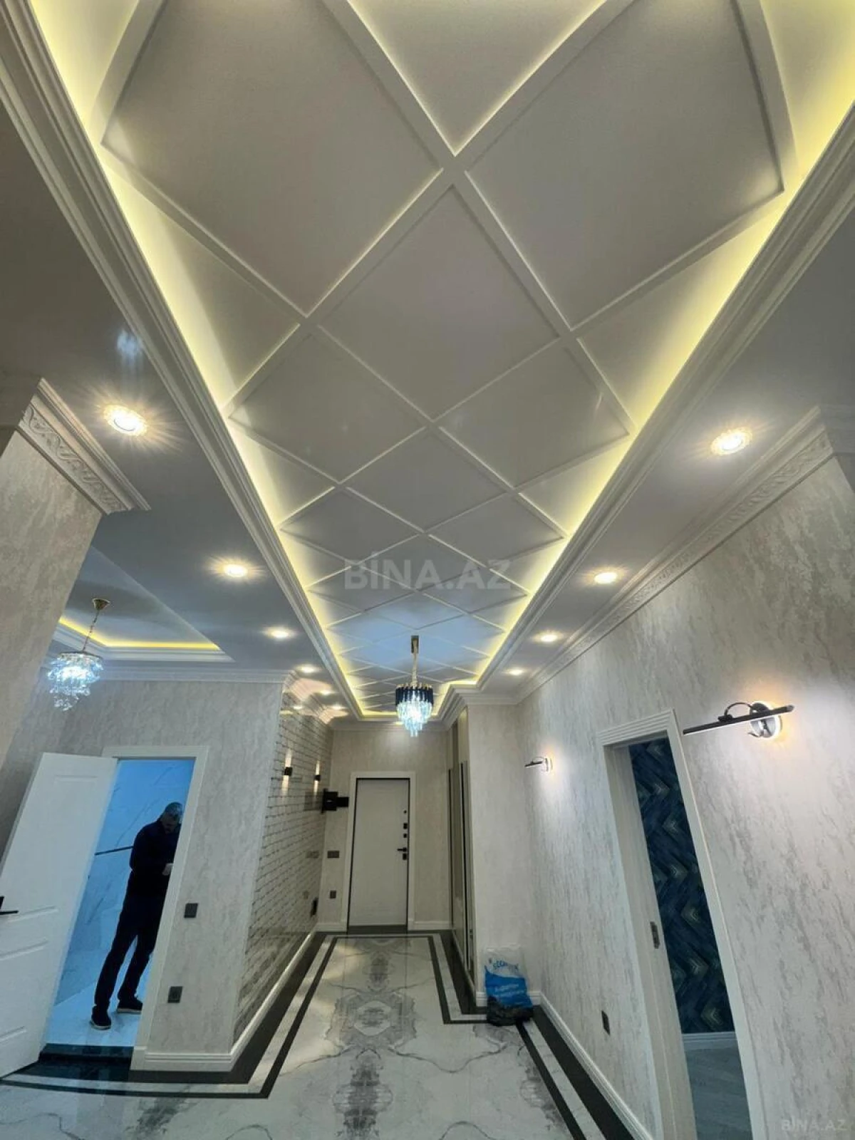 Kirayə verilir 4 otaqlı mənzil 180 m²