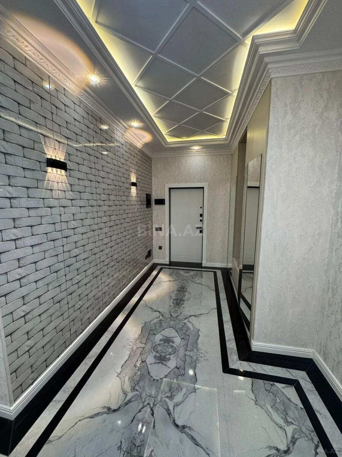 Kirayə verilir 4 otaqlı mənzil 180 m²