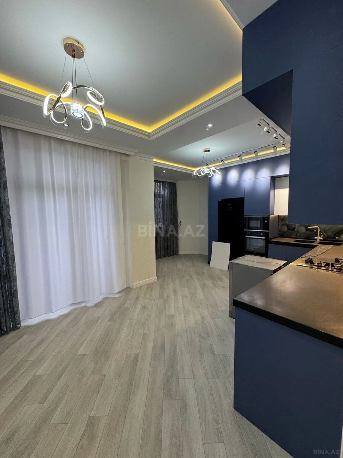 Kirayə verilir 4 otaqlı mənzil 180 m²