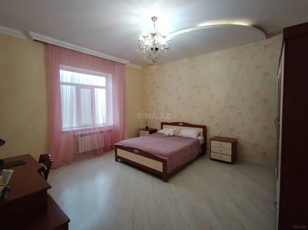 Satılır 5 otaqlı həyət evi 215 m²