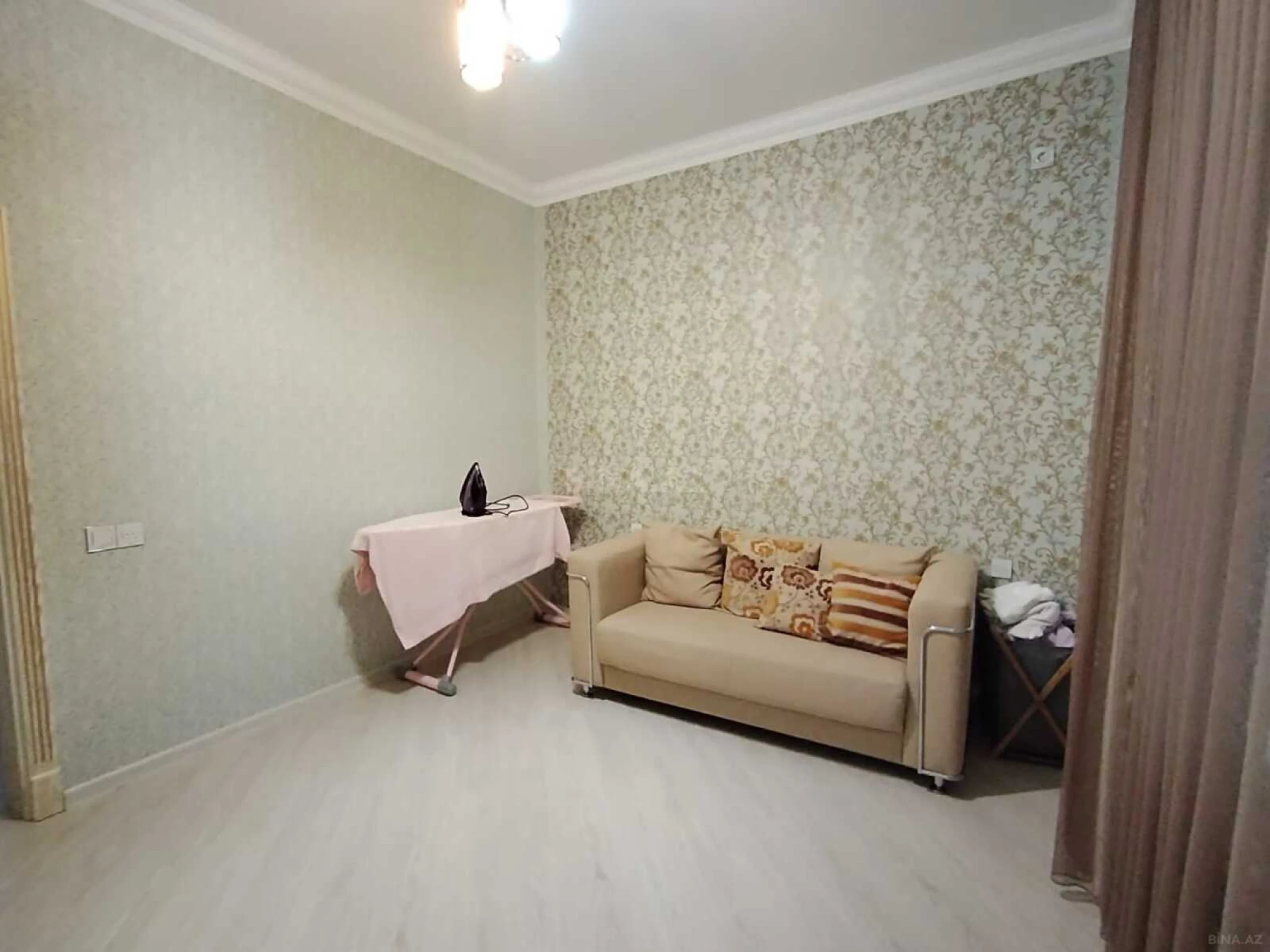 Satılır 5 otaqlı həyət evi 215 m²