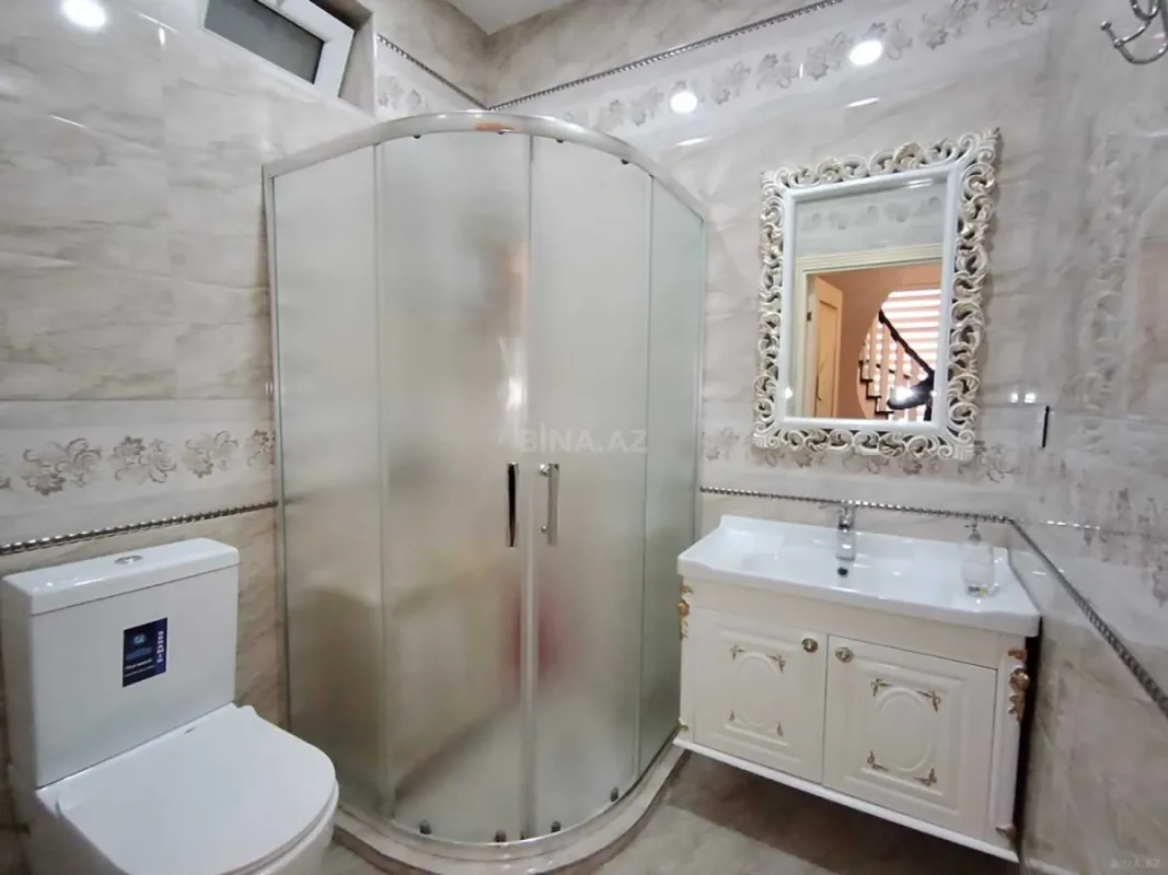 Satılır 5 otaqlı həyət evi 215 m²