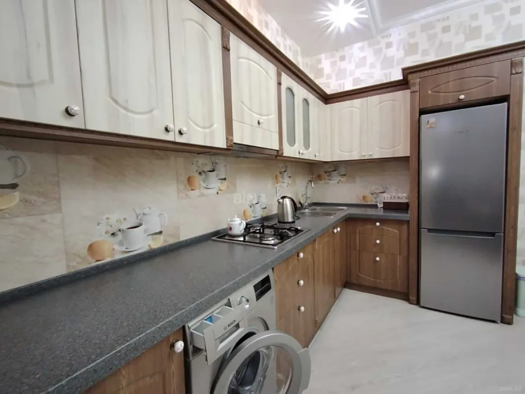 Satılır 5 otaqlı həyət evi 215 m²