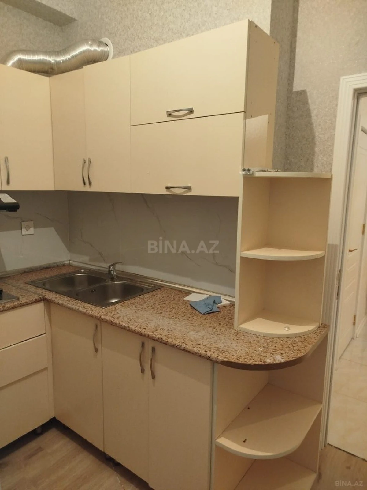 Kirayə verilir 2 otaqlı mənzil 60 m²