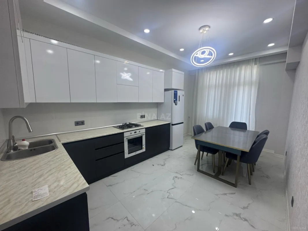 Kirayə verilir 2 otaqlı mənzil 85 m²
