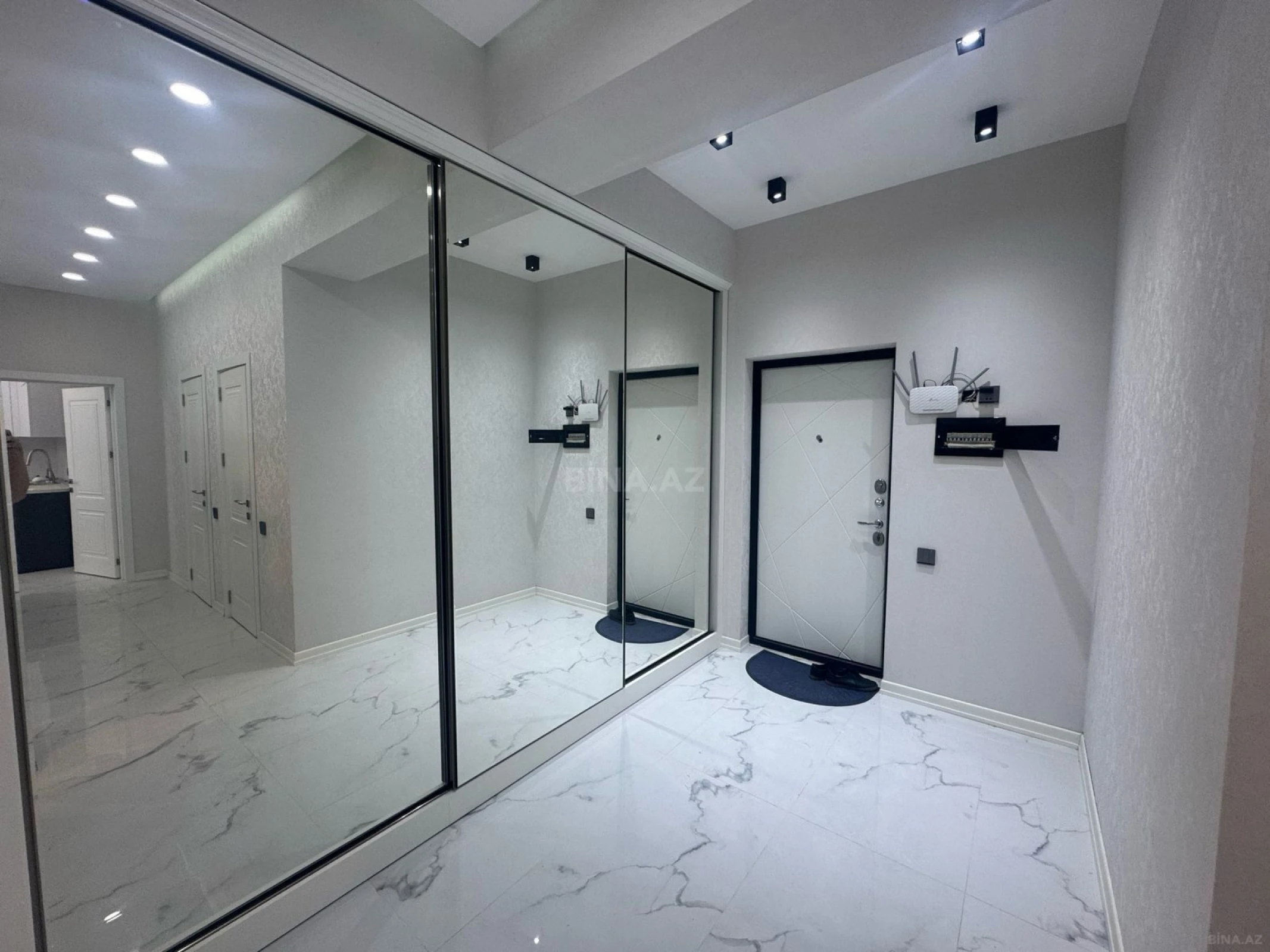 Kirayə verilir 2 otaqlı mənzil 85 m²