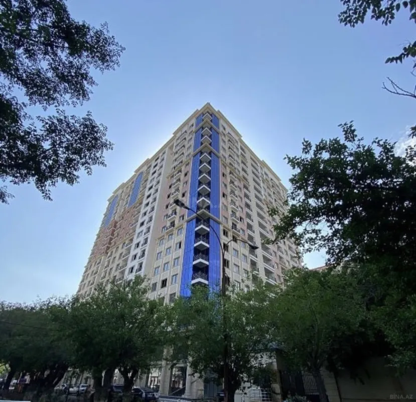 Satılır 3 otaqlı mənzil 153 m²