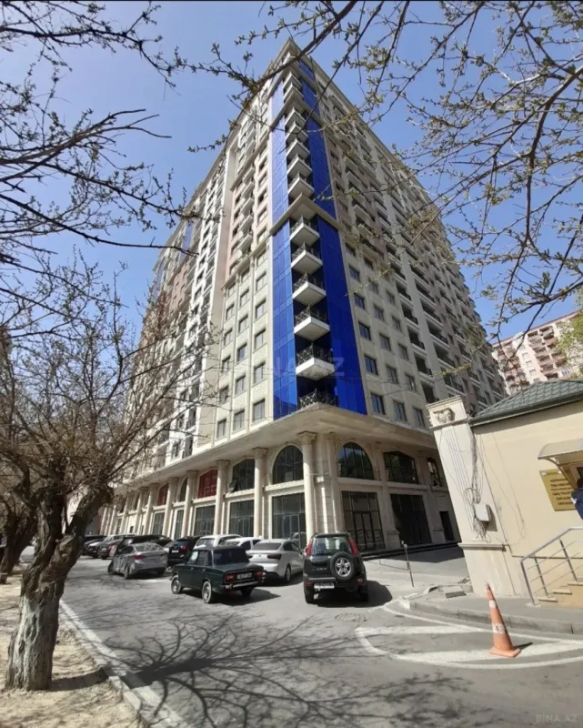 Satılır 3 otaqlı mənzil 153 m²