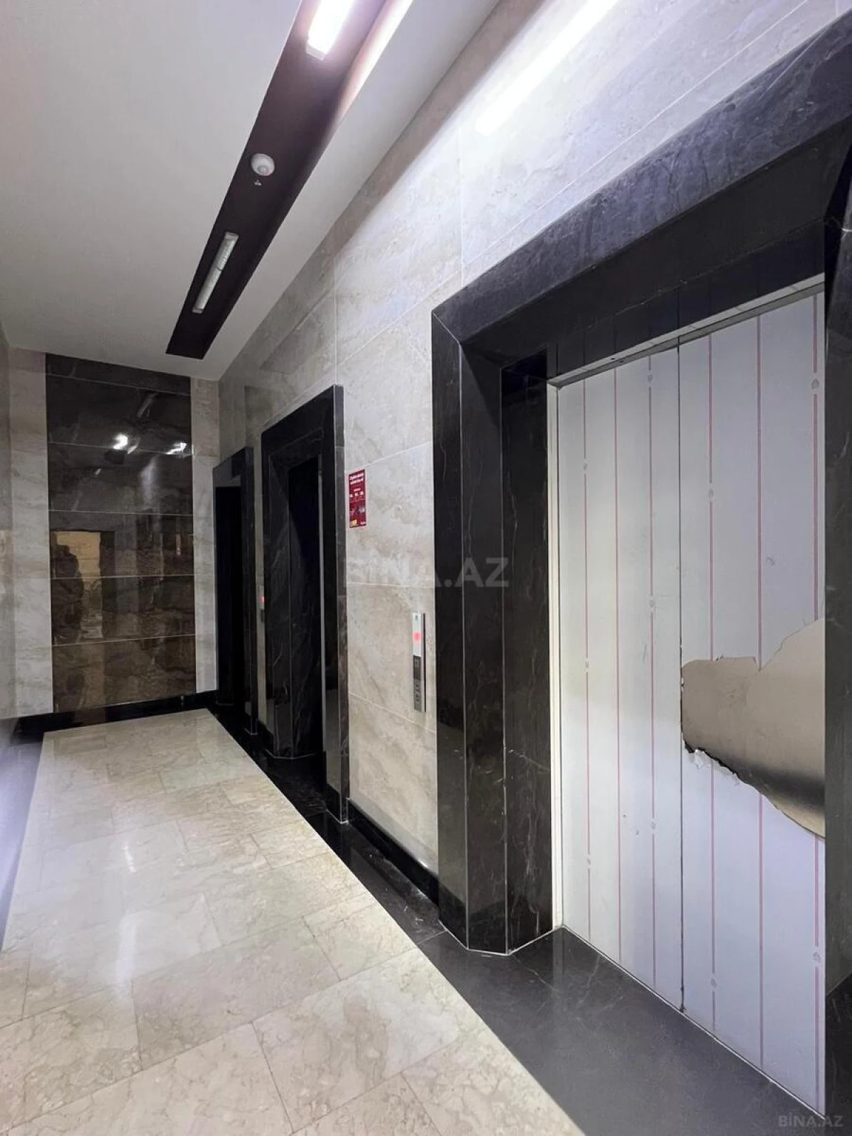 Satılır 3 otaqlı mənzil 153 m²