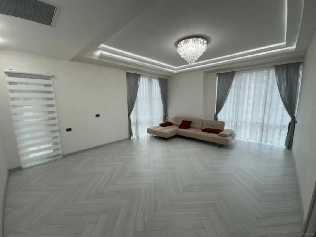 Satılır 3 otaqlı mənzil 112 m²