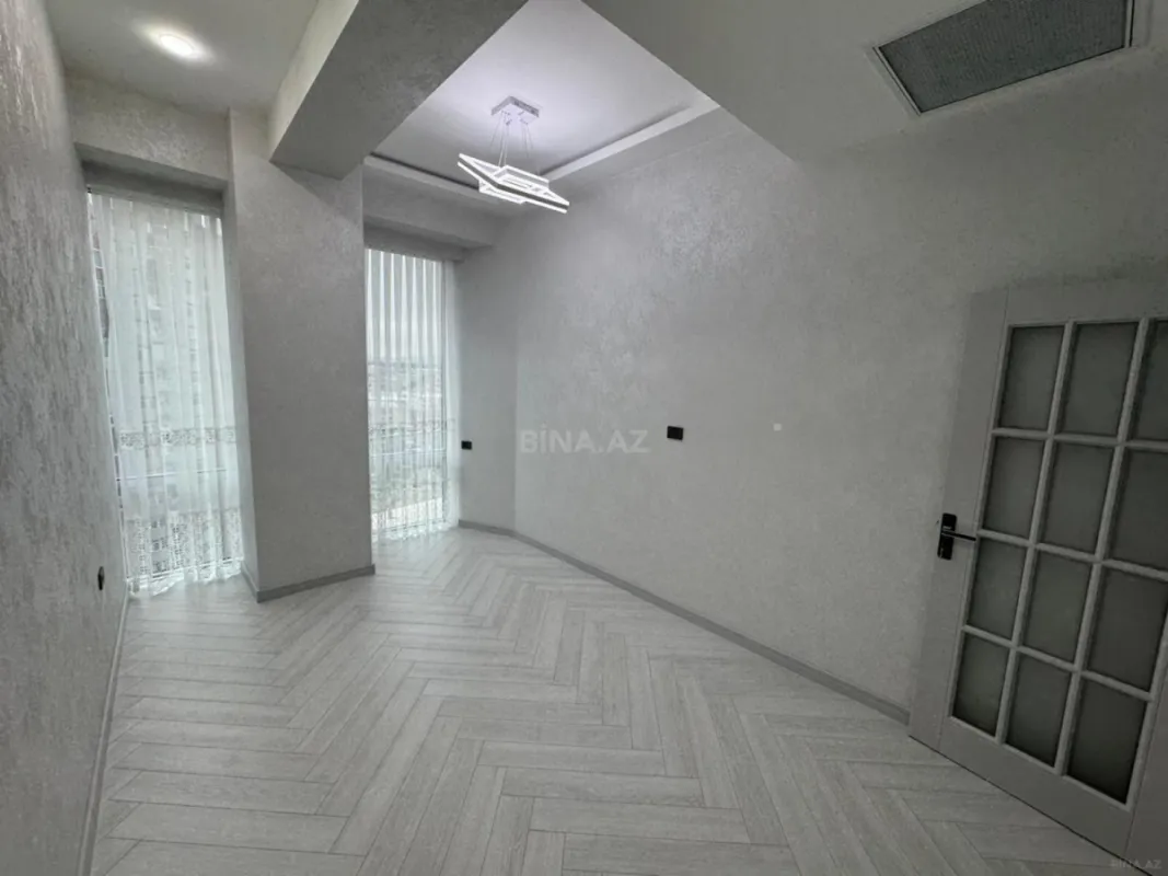 Satılır 3 otaqlı mənzil 112 m²