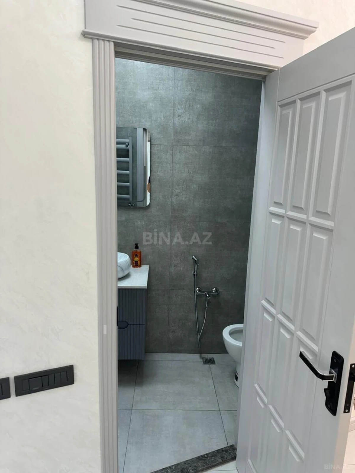 Satılır 3 otaqlı mənzil 112 m²