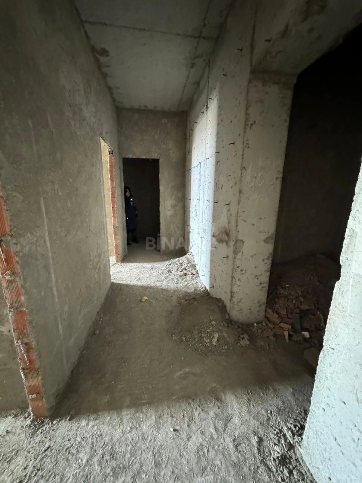 Satılır 2 otaqlı mənzil 74 m²