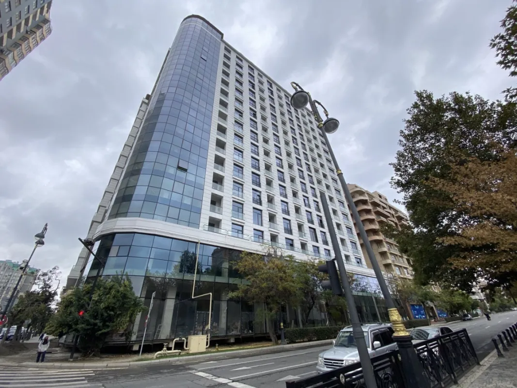 Satılır 2 otaqlı mənzil 74 m²