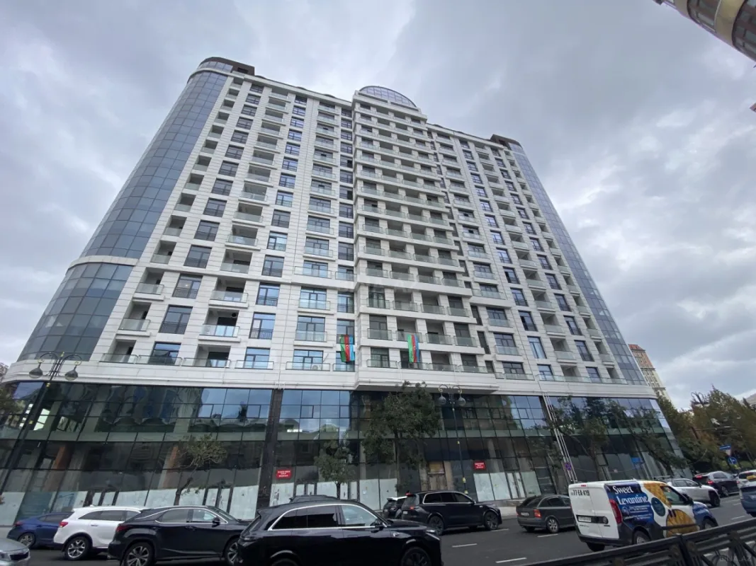 Satılır 2 otaqlı mənzil 74 m²