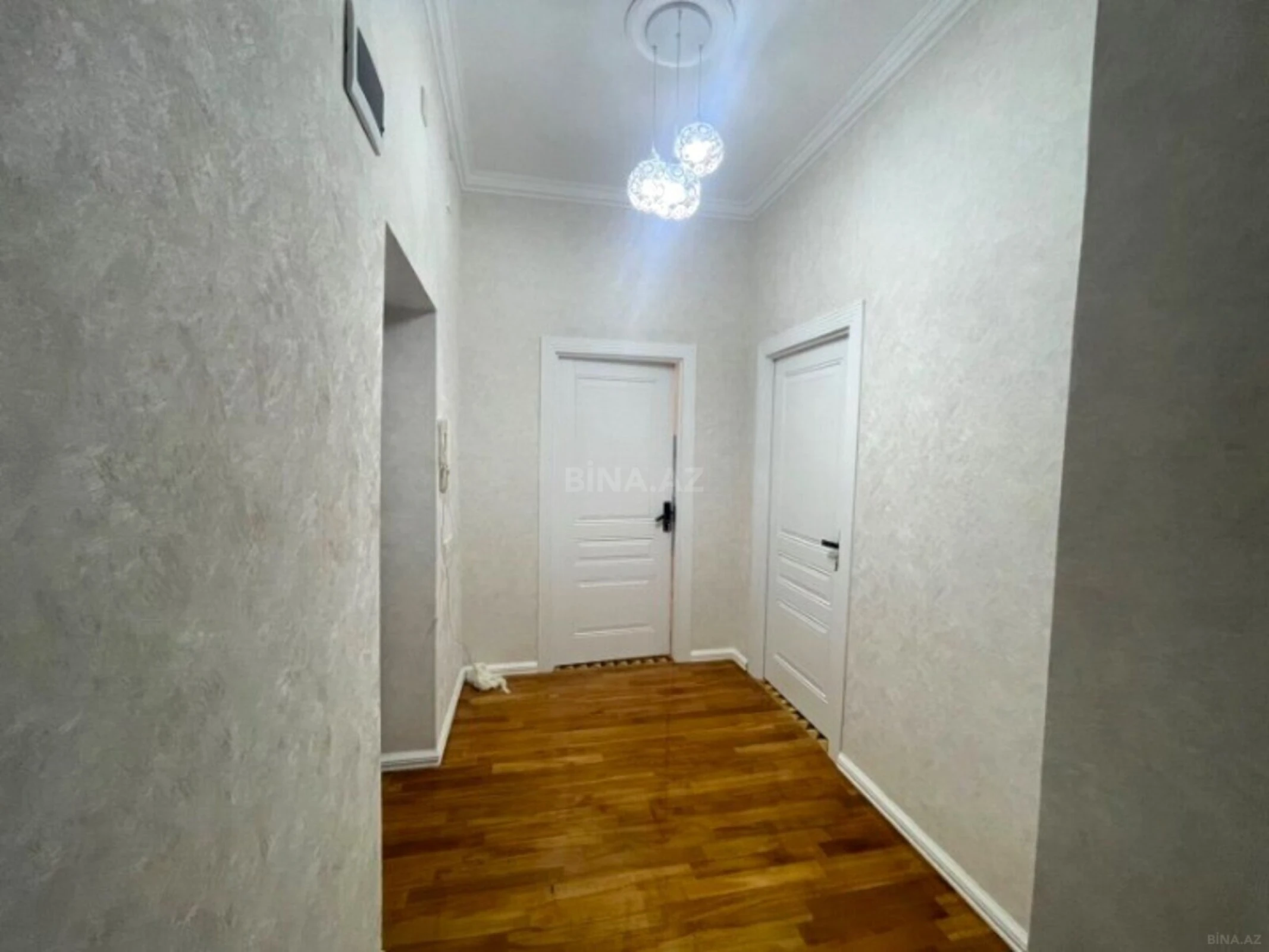 Satılır 2 otaqlı mənzil 90 m²