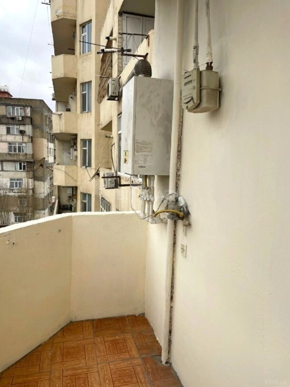 Satılır 2 otaqlı mənzil 90 m²