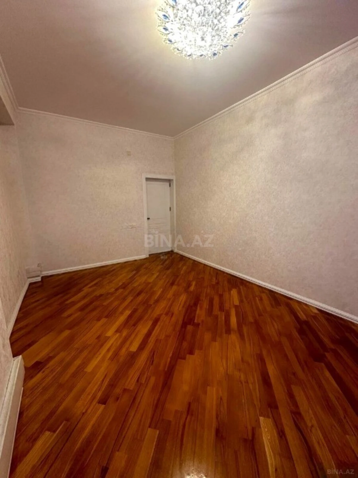 Satılır 2 otaqlı mənzil 90 m²