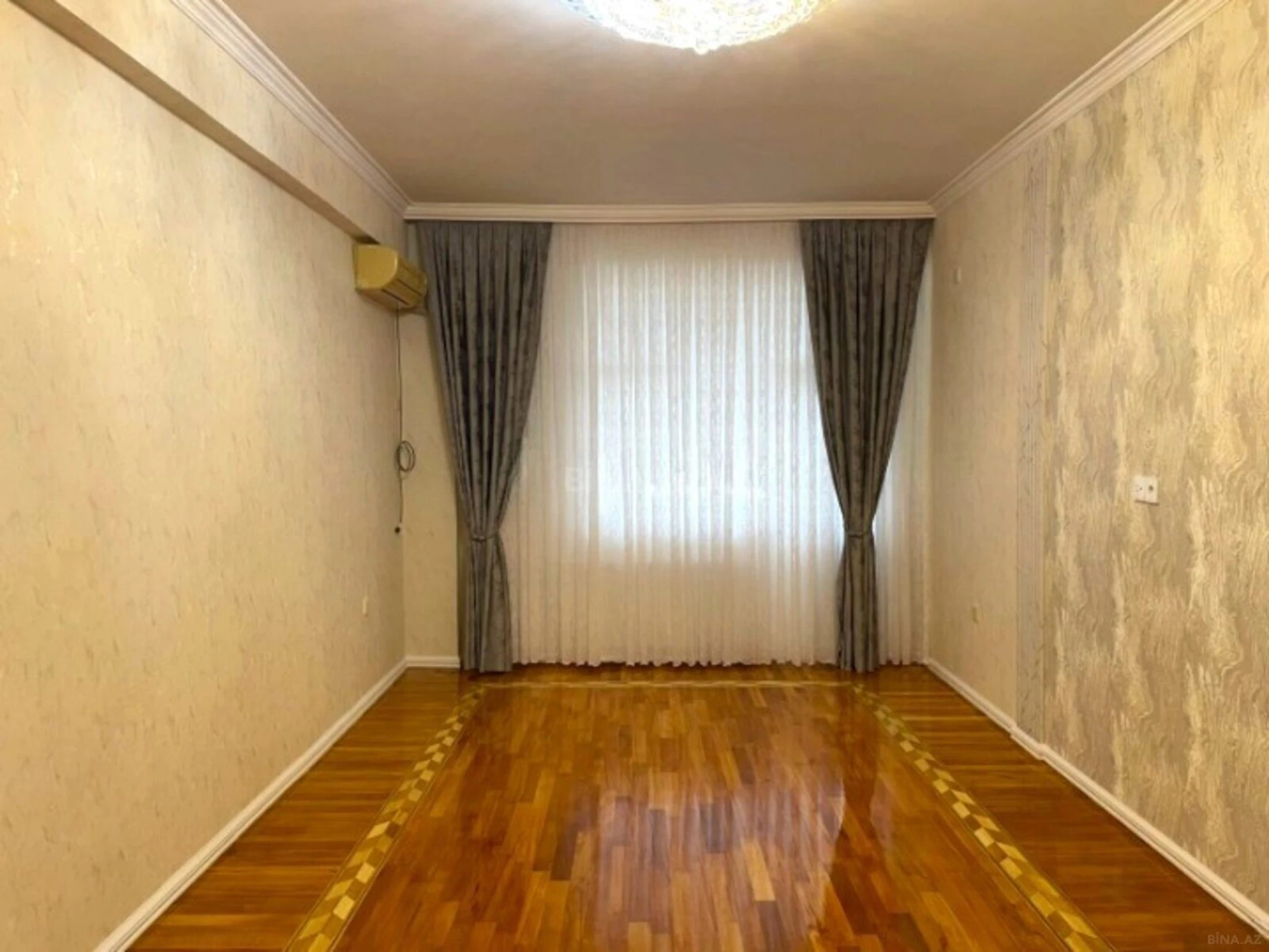 Satılır 2 otaqlı mənzil 90 m²