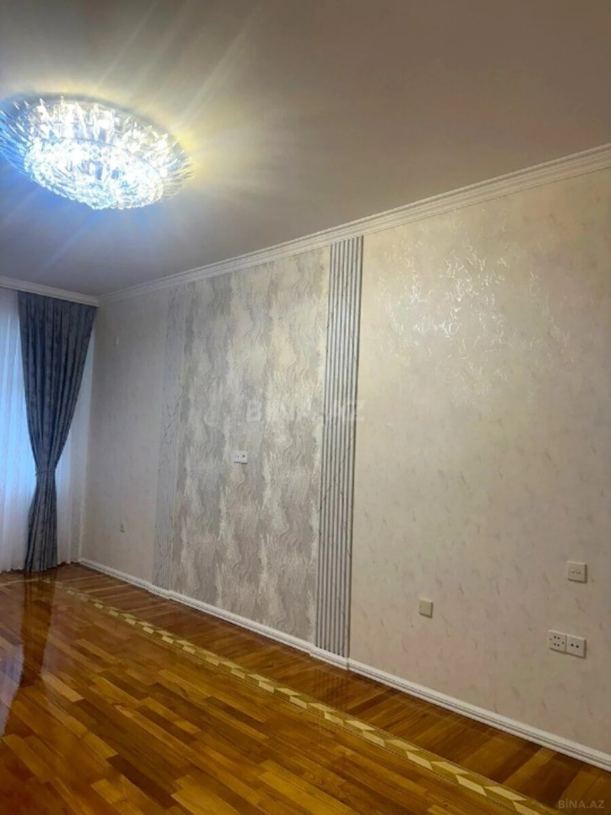 Satılır 2 otaqlı mənzil 90 m²