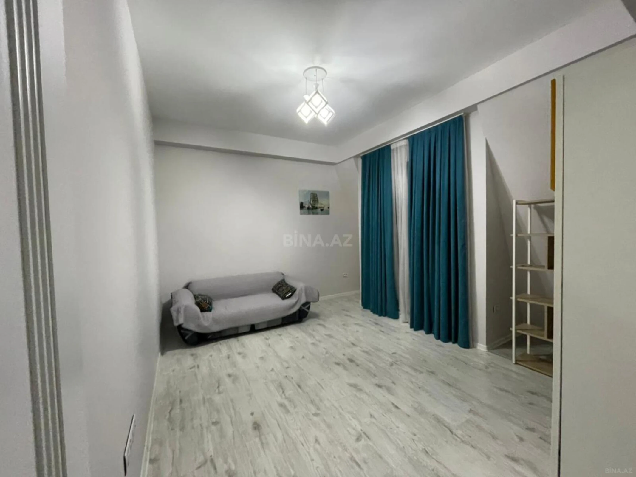 Kirayə verilir 4 otaqlı mənzil 190 m²
