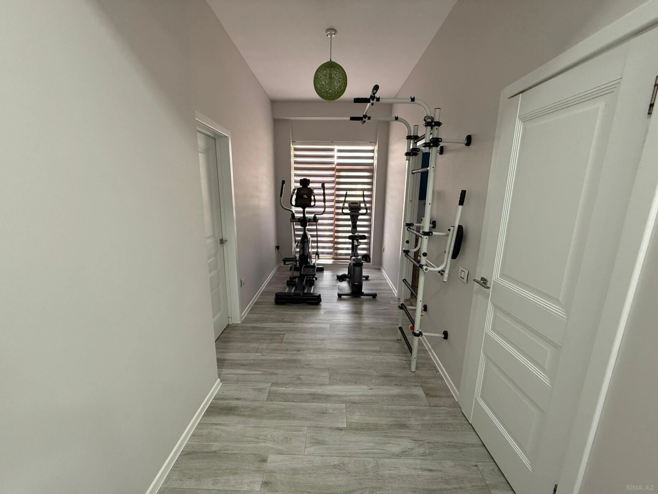 Kirayə verilir 4 otaqlı mənzil 190 m²