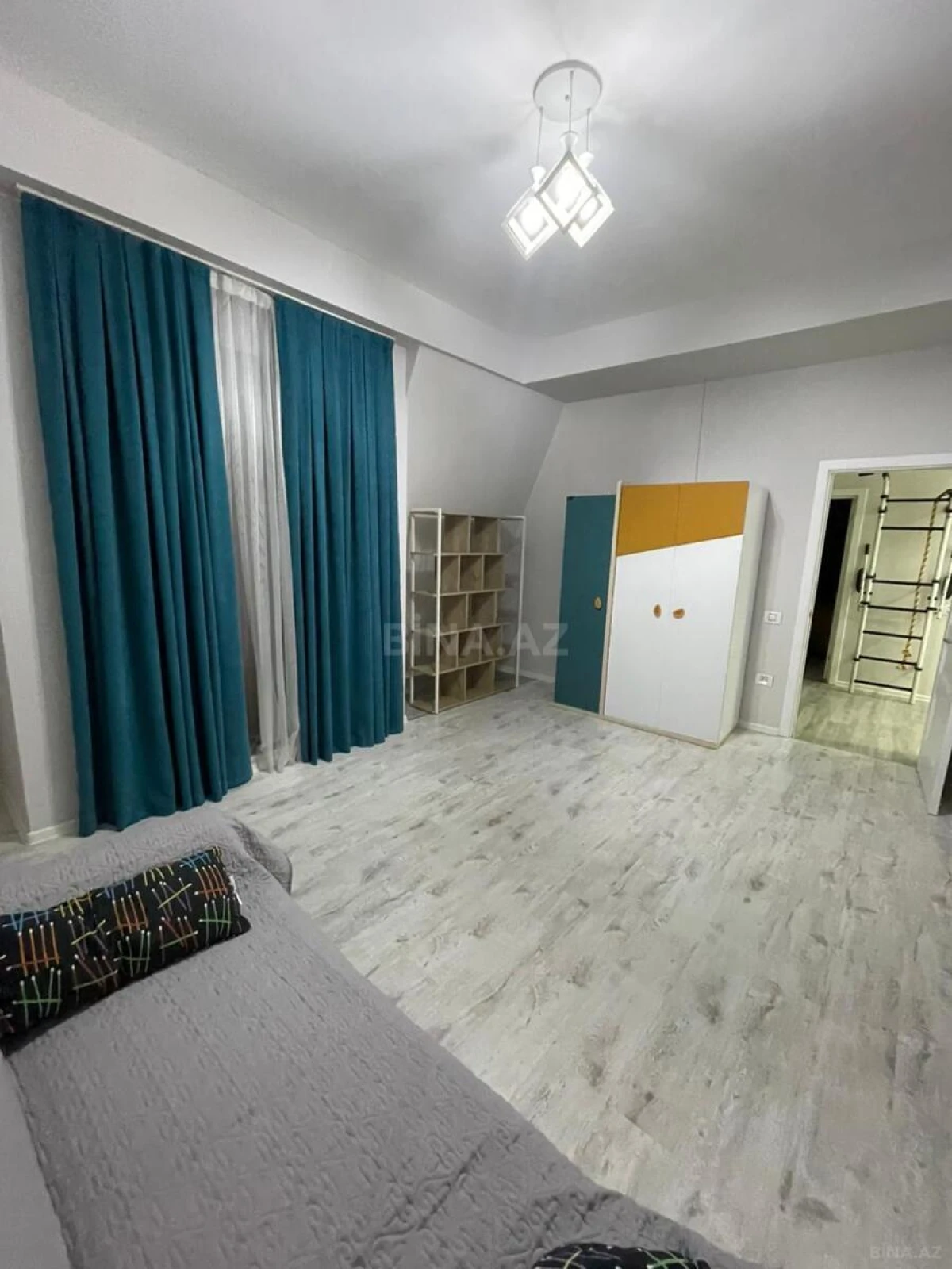 Kirayə verilir 4 otaqlı mənzil 190 m²