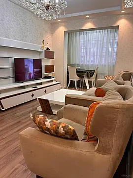 Satılır 3 otaqlı mənzil 90 m² — Bakı, İnşaatçılar 3 otaq 90.00 m²