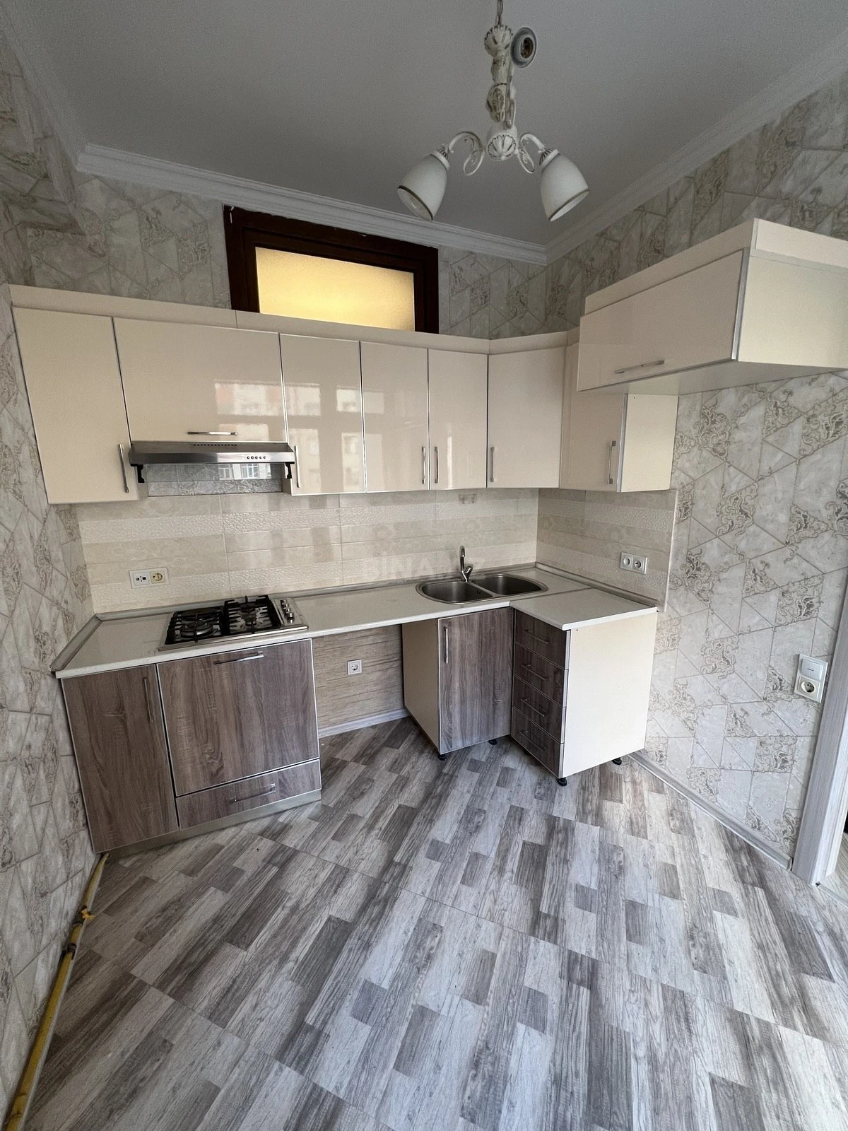 Satılır 2 otaqlı mənzil 55 m²