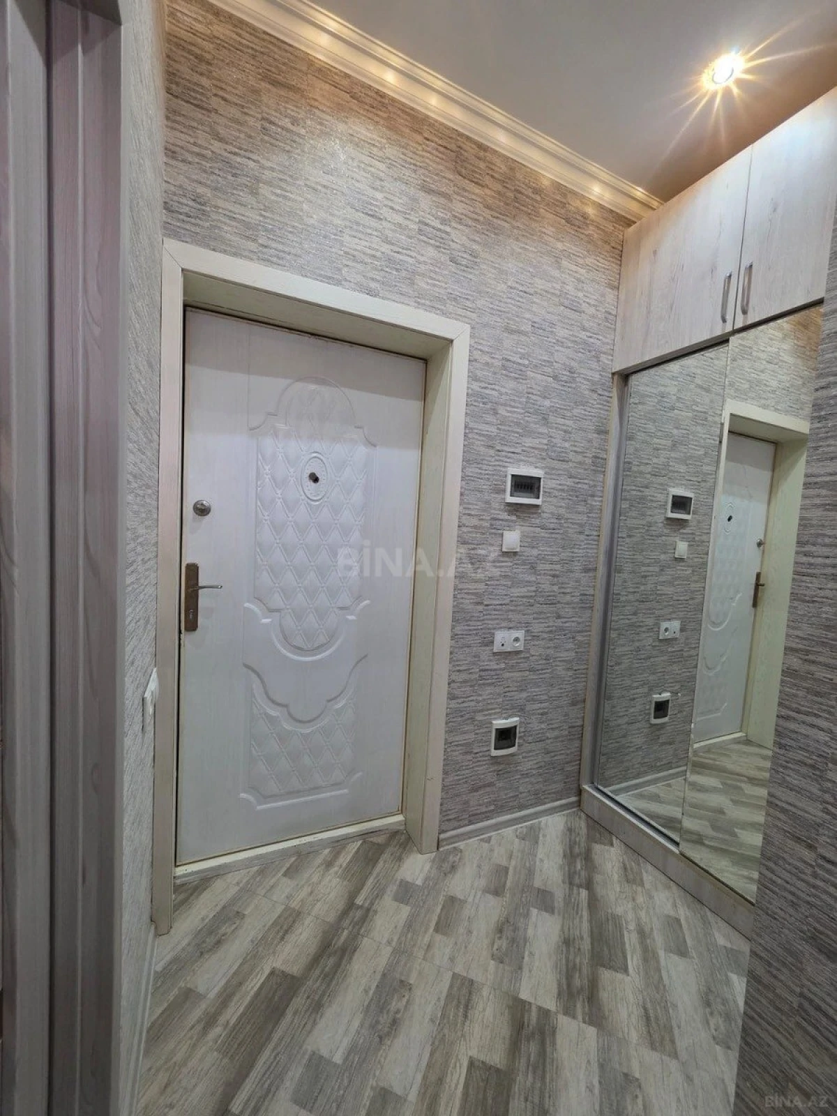 Satılır 2 otaqlı mənzil 55 m²