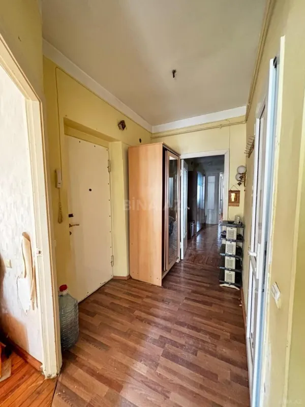 Satılır 3 otaqlı mənzil 70.7 m²