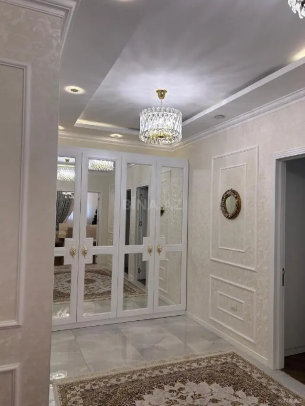 Satılır 3 otaqlı mənzil 150 m²